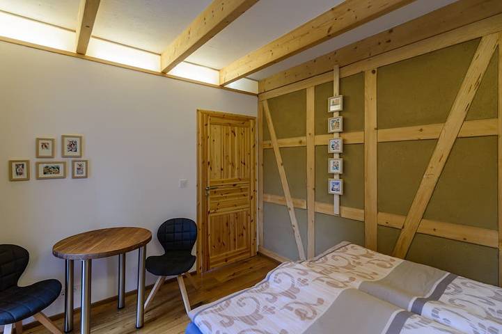 Ganze Wohnung, Großzügige Ferienwohnung in sanierter Bauernscheune in Höckendorf, Klingenberg