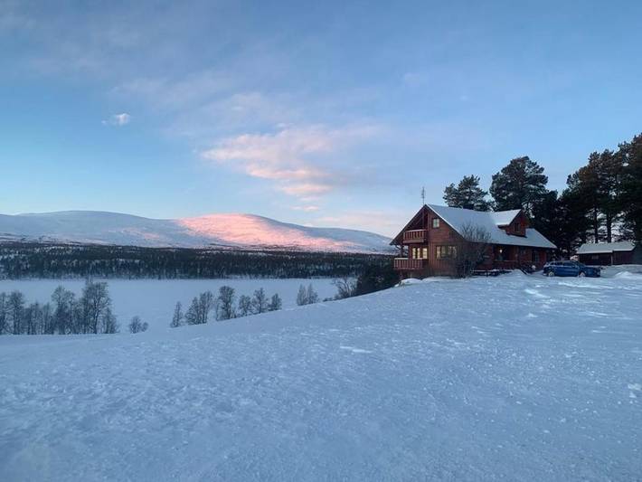 Location de vacances pour 10 personnes, avec Balcon et Terrasse ainsi que Vue sur le lac et Vue dans Tolga