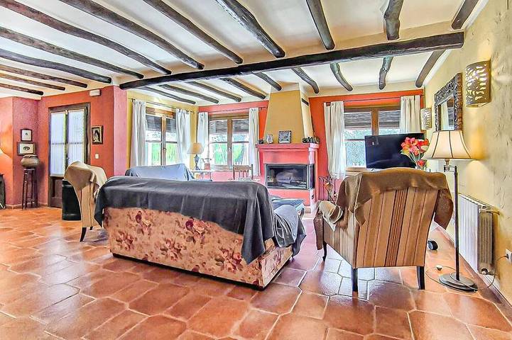 Beautiful home in Almedinilla in Venta las Navas, Almedinilla