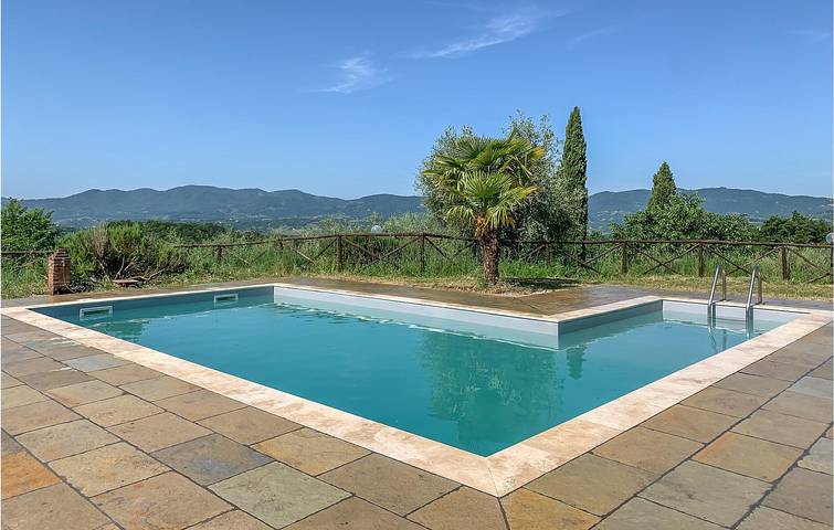Appartement au bord de la piscine près de San Donato - WiFi et parking inclus in Reggello, Valdarno