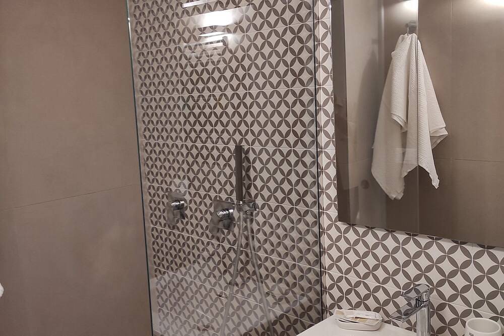Room with private bathroom in the heart of Barletta's historic center in Barletta, Barletta-Andria-Trani