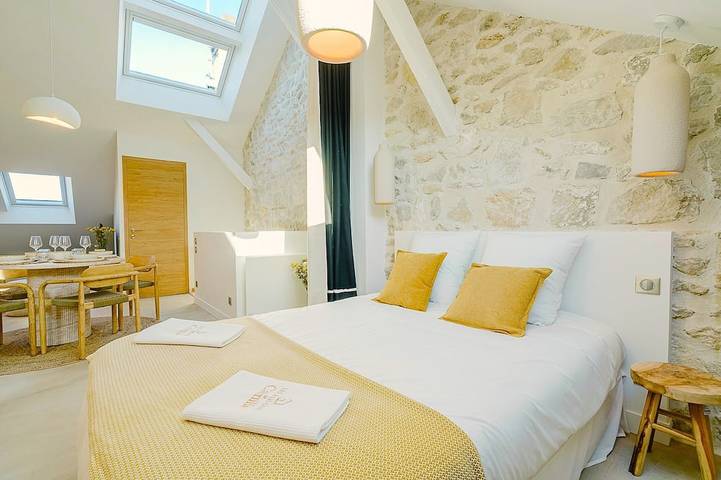 Ganze Wohnung, Apartment-Luxus-Vue sur la collégiale-Ensuite mit Badewanne und Dusche in Vernon (Normandie), Évreux und Umgebung