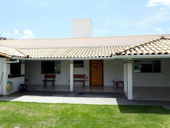 Casas e apartamentos de temporada para 4 pessoas, com balcão e jardim em Capitólio