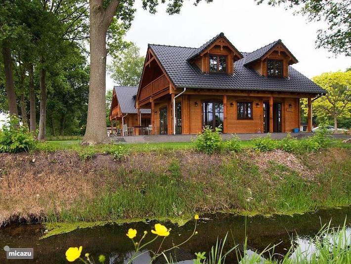 Ferienhaus für 4 Personen, mit Balkon und Whirlpool sowie Garten und Sauna in Overijssel