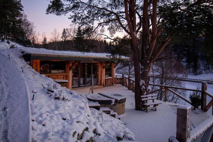 Camping voor 7 personen, with terras and uitzicht as well as uitzicht op het meer and tuin, met huisdier in Noorwegen