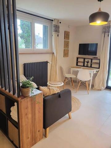 Gîte pour 2 personnes, avec terrasse et jardin à Gourdon