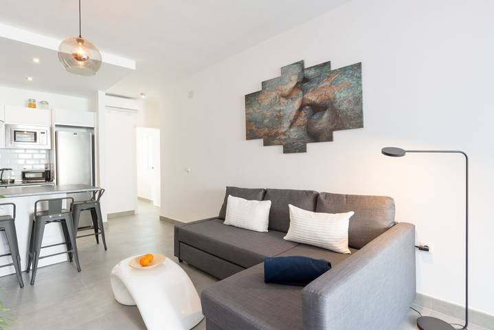 Apartamento entero, Apartamento 'The Kiss Málaga Centro' con Balcón, Wi-Fi y Aire Acondicionado in Málaga Centro, Málaga