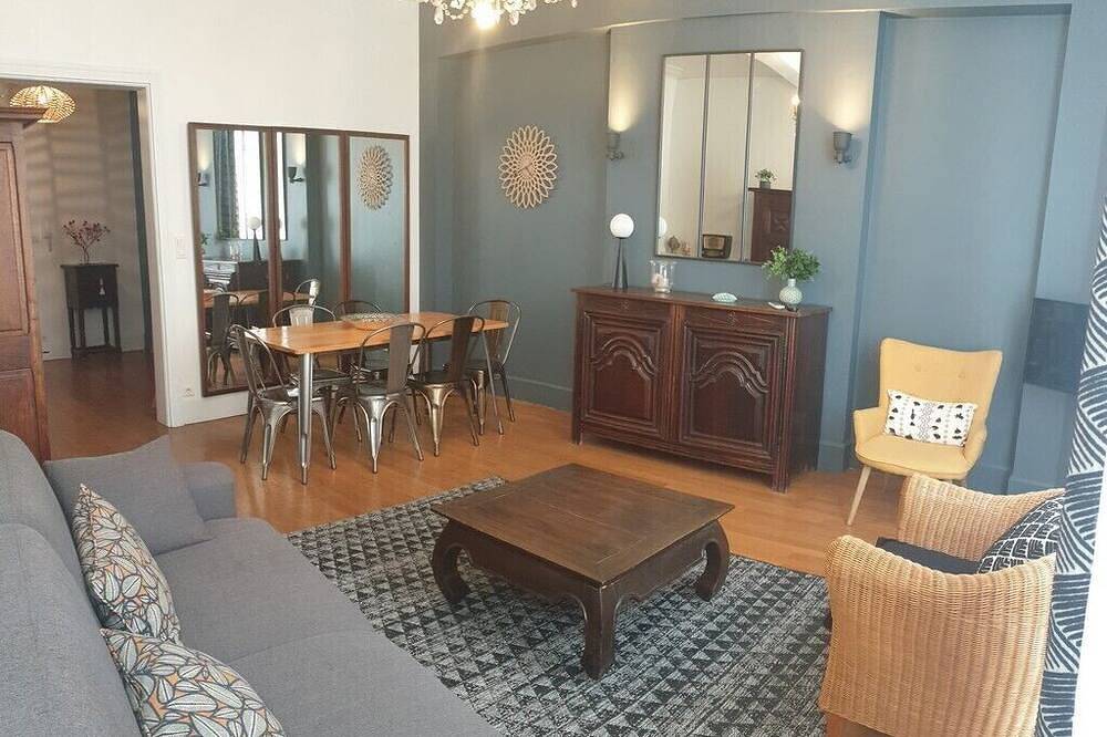 Appartement entier, Appartement 90m2+Parking au pied de la Cathédrale in Albi, Région d'Albi