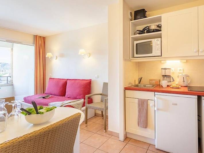 Location de vacances pour 6 personnes, avec bassin pour enfant dans Golf de Pont Royal - 3