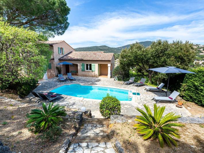 Location de vacances pour 8 personnes, avec terrasse et vue ainsi que piscine et jardin, animaux acceptés dans Plage de la Garonnette