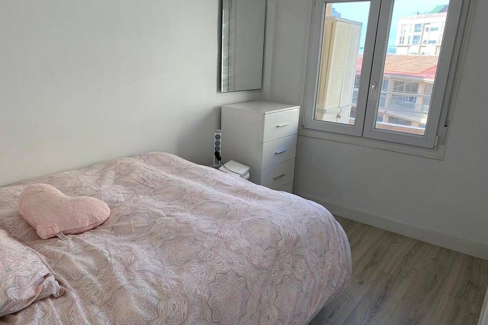 Apartamento entero, Apartamiento 4-6 personnas a 100m de la playa in Torrevieja, Costa Blanca