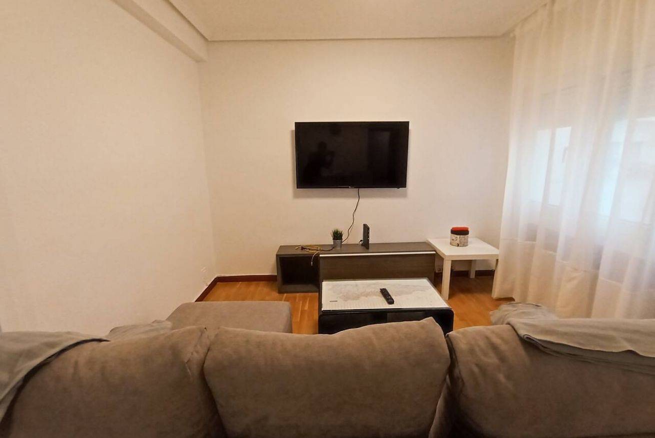 Appartamento intero, Charming Apartment with Full Kitchen & Wi-Fi in Oviedo, Montagne Cantabriche