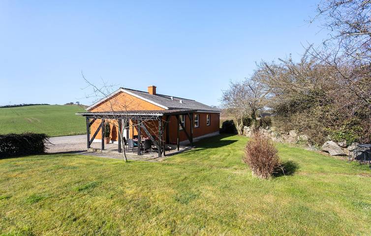 Ferienhaus für 6 Personen, mit Terrasse und Whirlpool in Tårup