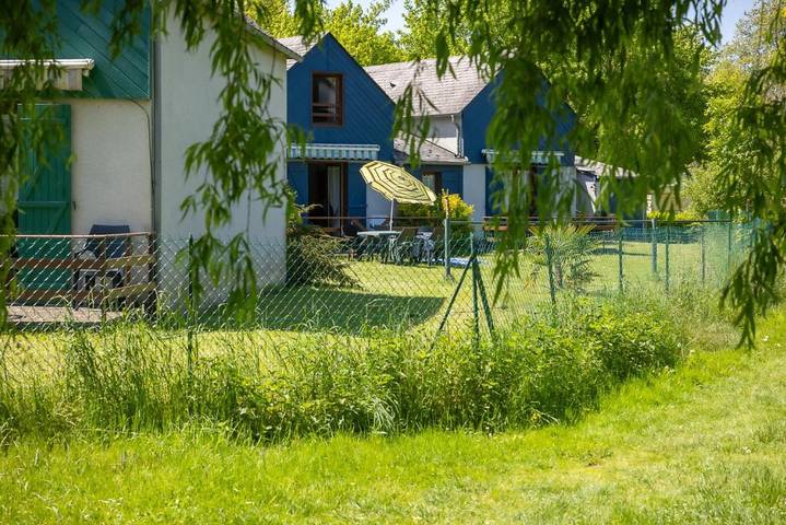 Location de vacances pour 4 personnes, avec jardin et piscine ainsi que vue et terrasse à Lestelle-Bétharram - 3