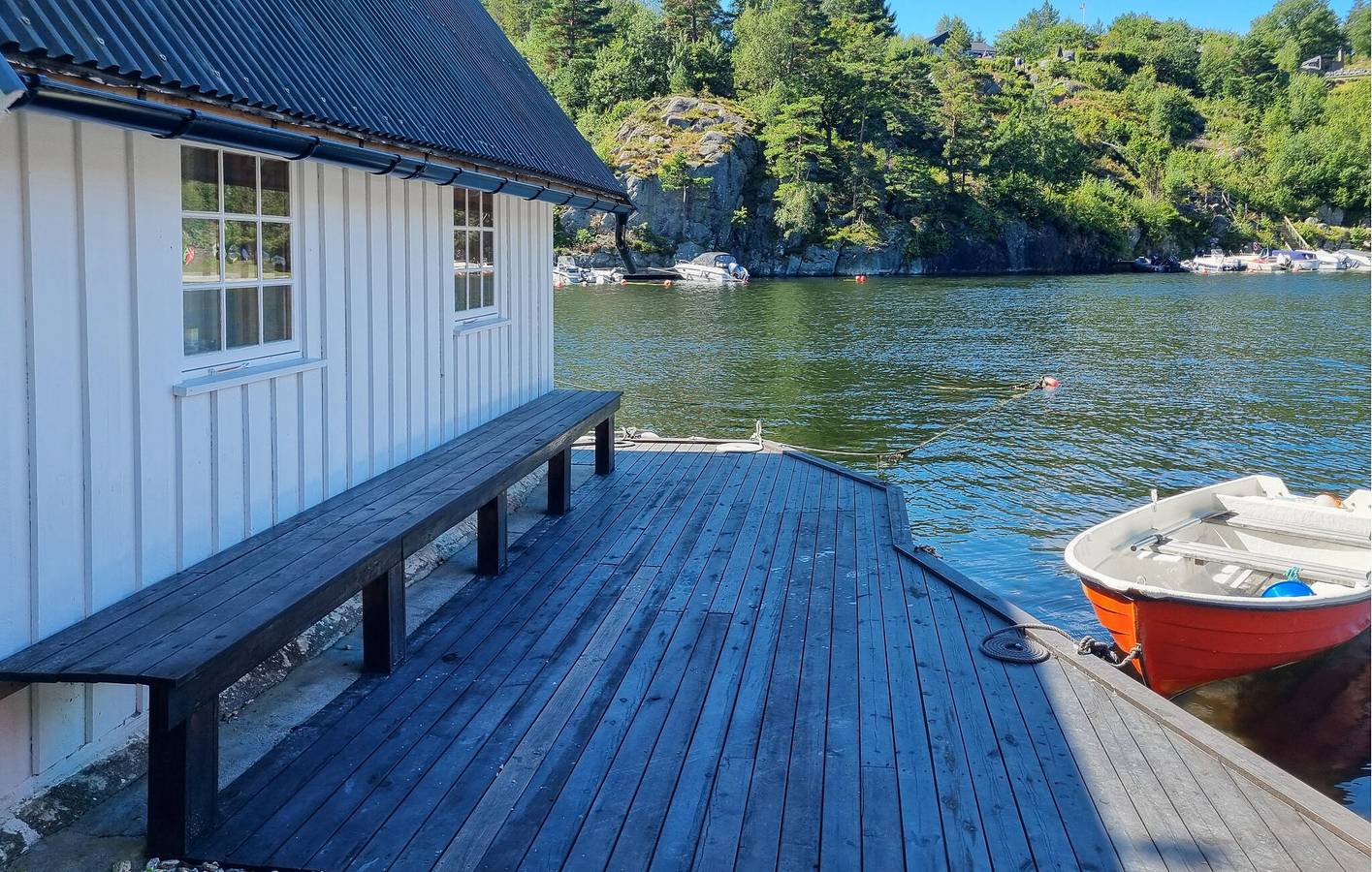 Feriehus for 8 personer med innsjøutsikt in Lillesand 