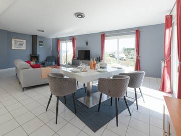 Location de vacances pour 13 personnes, avec jardin et terrasse à Saint-Pabu