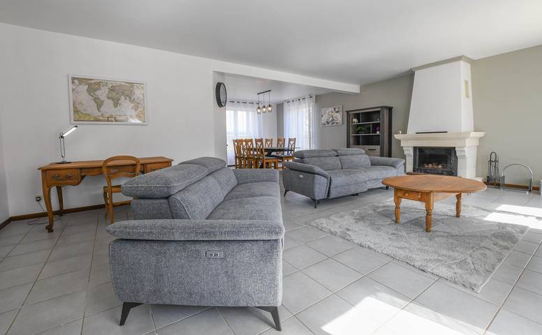 Gîte pour 10 personnes, avec terrasse et jardin, animaux acceptés dans l' Aube - 2