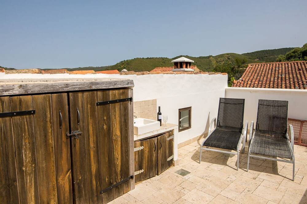 A Ruina Velha - sleeps up to 2 in Bordeira, Faro Distrikt