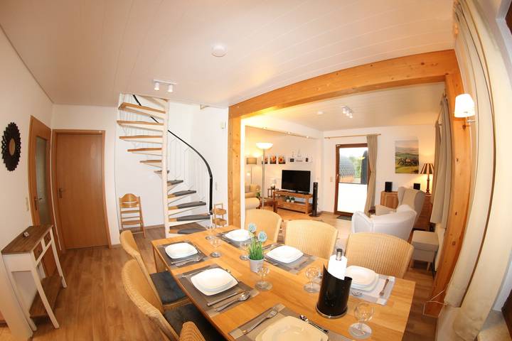 Ferienhaus für 6 Personen, mit Whirlpool und Sauna sowie Garten in Kirchheim - 2