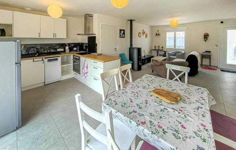 Location de vacances pour 6 personnes à La Jonchère - 2