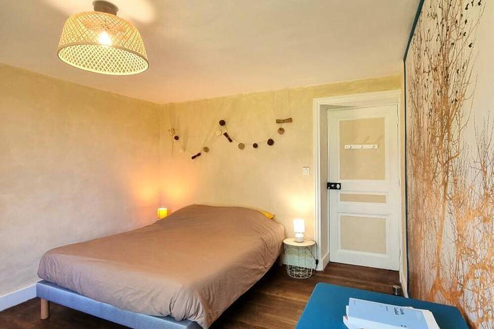 Maison paisible avec animaux admis - 15 pers. in Saint-Hilaire-sous-Charlieu, Région de Roanne