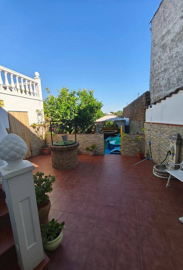 Three-Bedroom House in Montánchez, Provincia de Cáceres
