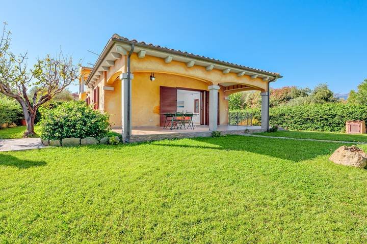 Villa pour 7 personnes, avec jardin à San Teodoro