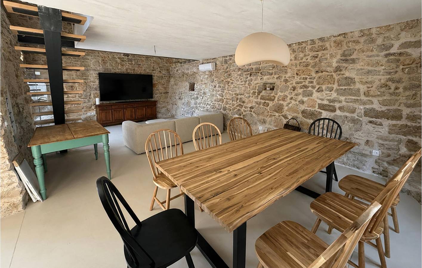 Geräumige 200 m² große Wohnung mit Pool, WLAN und Terrasse in Podgrađe, Grad Benkovac