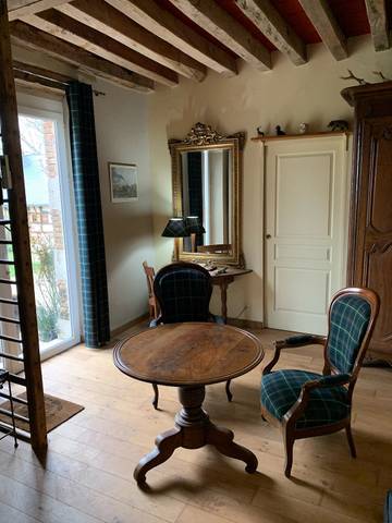 Gîte pour 4 personnes, avec terrasse ainsi que jacuzzi et jardin dans le Cher