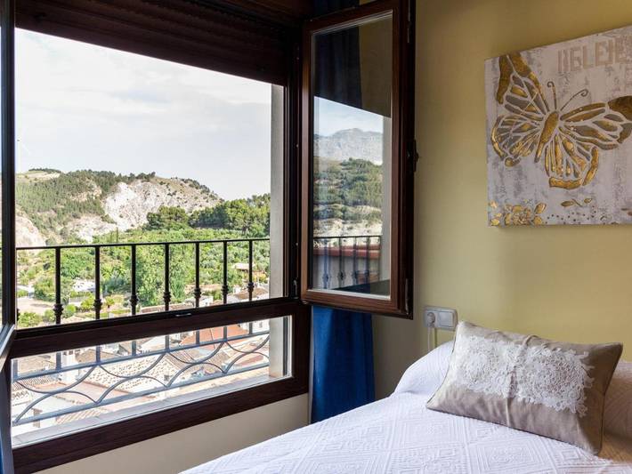 Casa rural para 9 personas, con jardín además de terraza y piscina en Cónchar - 4