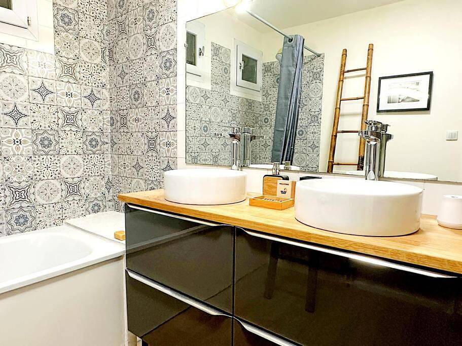 Appartement entier, Three-Bedroom Apartment in Villefranche-sur-Saône, Beaujolais