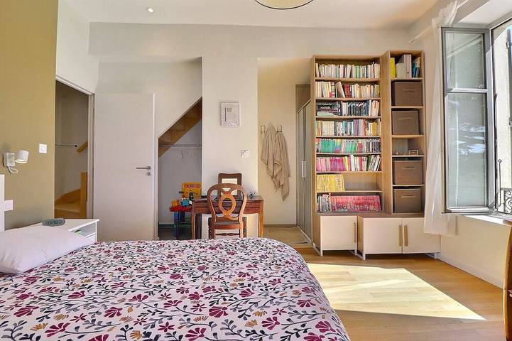 Clos du Cèdre - High-End Family Home with Spacious Garden, Pool, Parking in Caluire-et-Cuire, Lyon region