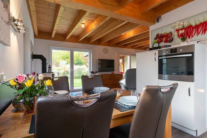 Ferienhaus mit Meerblick für 5 Personen, mit Terrasse und Garten