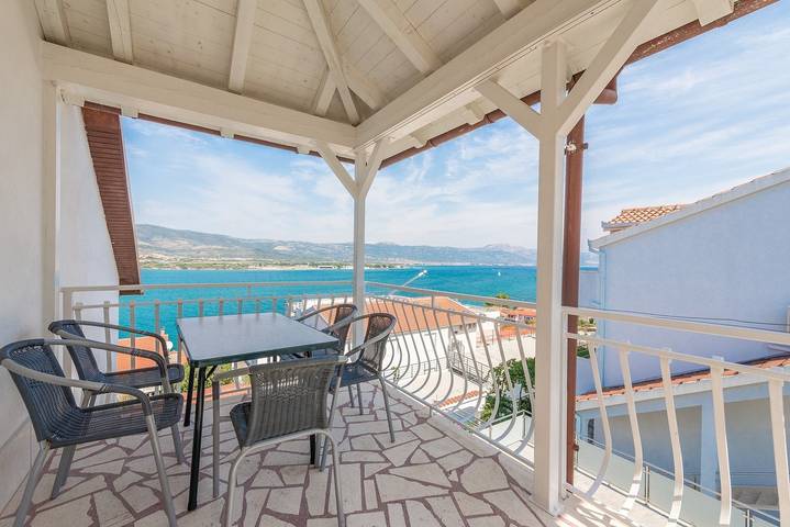 Apartament wakacyjny dla 5 osób, z balkon/ taras w Čiovo