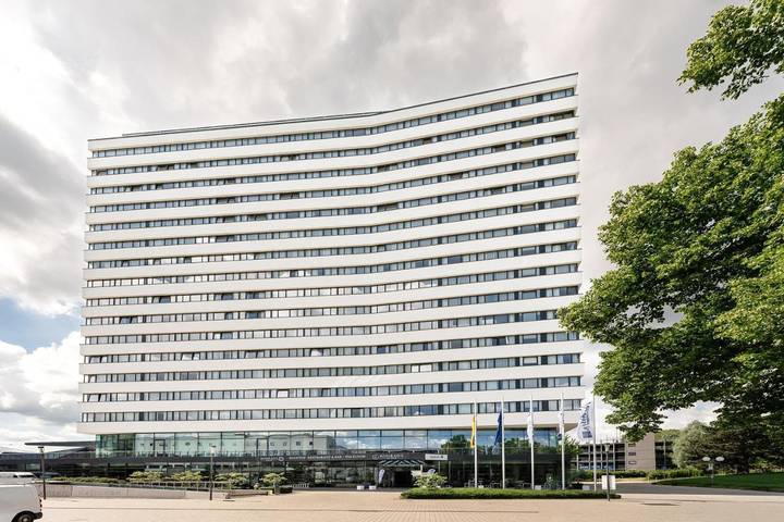 Hotel, mit Terrasse und Pool sowie Sauna in Bonn