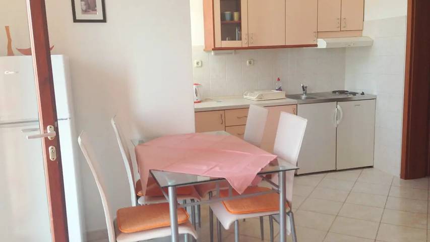 Gîte pour 4 personnes, avec terrasse dans Lastovo - 3