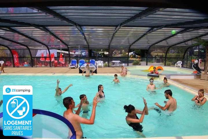 Tente pour 2 personnes, avec jacuzzi ainsi que bassin pour enfant et sauna en Loire-Atlantique