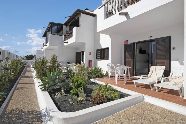 Ganze Wohnung, Happy Beach Apartment mit Pool, Wlan, Terrasse und Garten in Puerto del Carmen, Tías