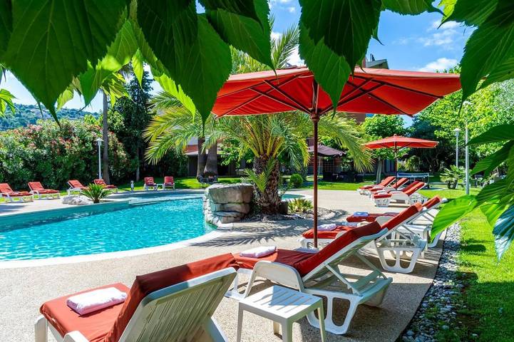 Hôtel pour 2 personnes, avec jardin et piscine dans Allianz Riviera