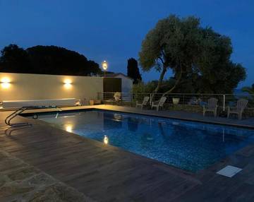 Hôtel pour 2 personnes, avec vue ainsi que jardin et piscine dans Plage De Pietranera San Martino Di Lota