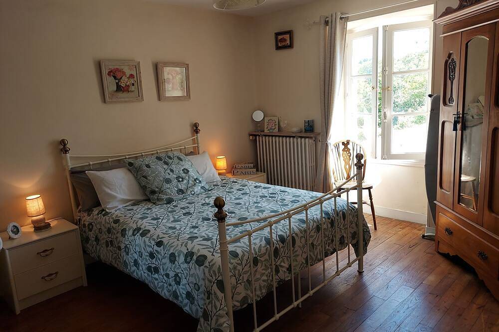 2 Bed House with Mountain View, Garden and Bbq in Confolens, Charente