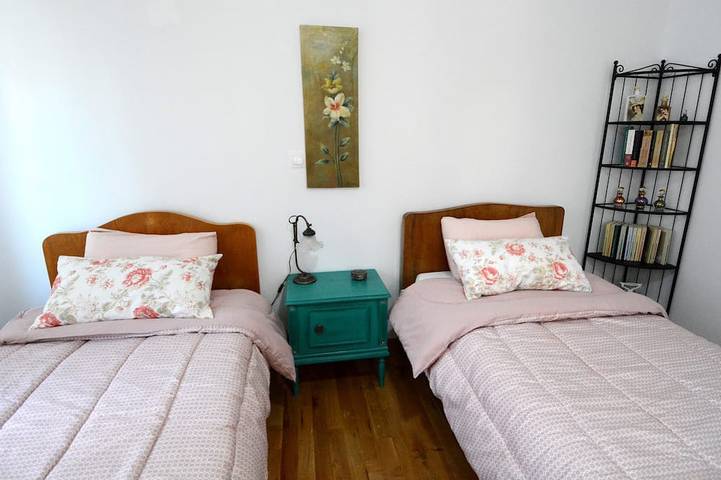 Ganze Wohnung, Athen Apartment, 2 Minuten von der U-Bahnstation entfernt, in der Nähe aller Sehenswürdigkeiten in Zentral-Athen, Athen