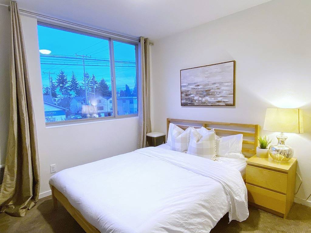 Spacious & Elegant Seattle Gem Private Rooftop Retreat in West Seattle, Seattle