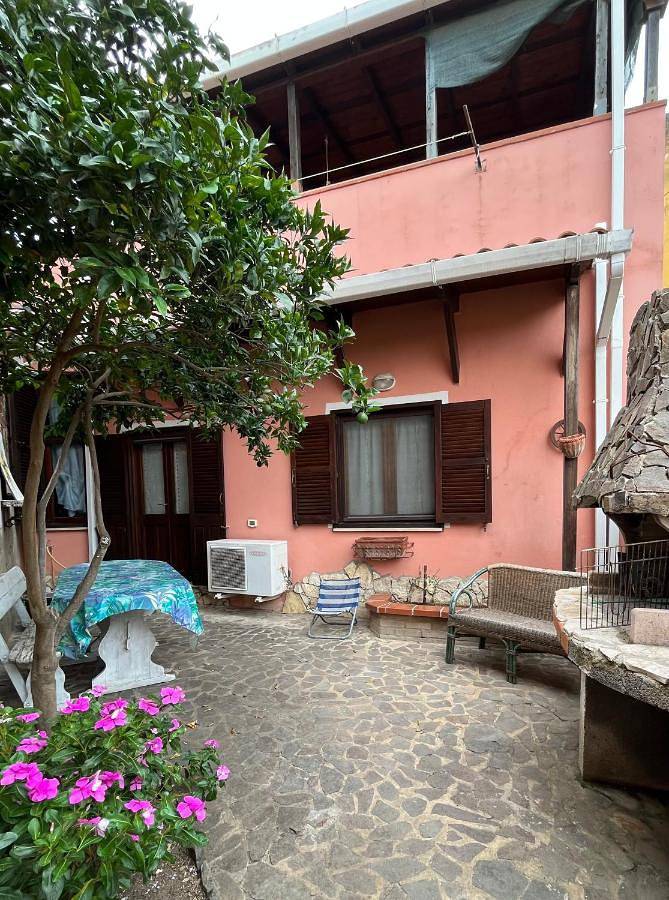 Ferienhaus für 7 Personen, mit Ausblick und Garten