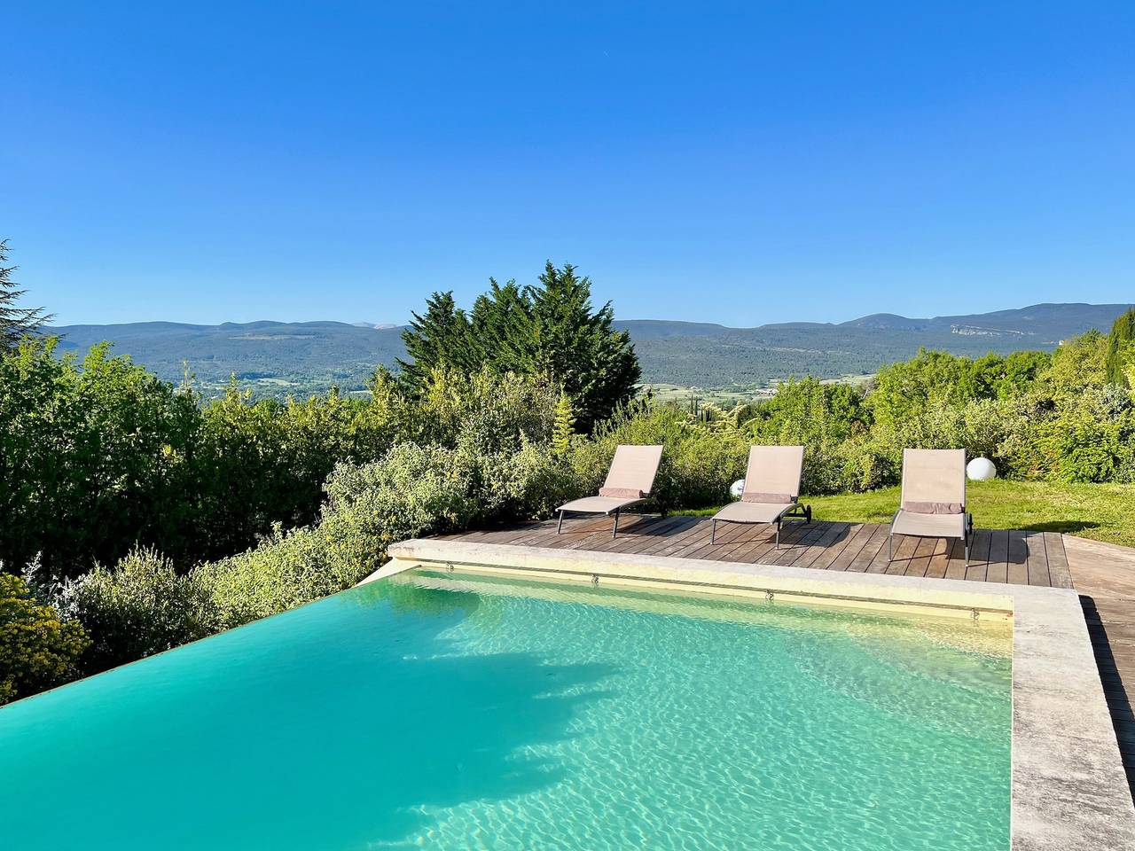 Villa 'Provence Living' mit Bergblick, Wlan und Klimaanlage in Roussillon, Regionaler Naturpark Luberon