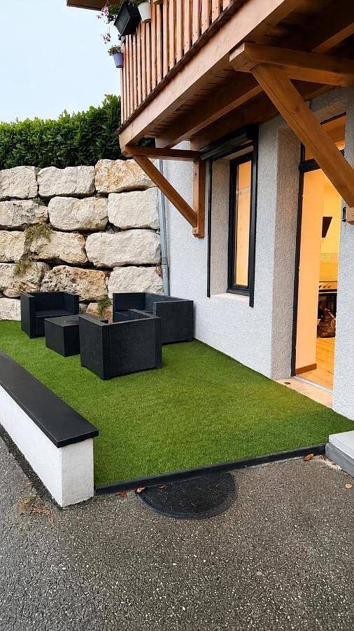 Gîte pour 2 personnes, avec vue ainsi que jardin et terrasse dans Fréterive