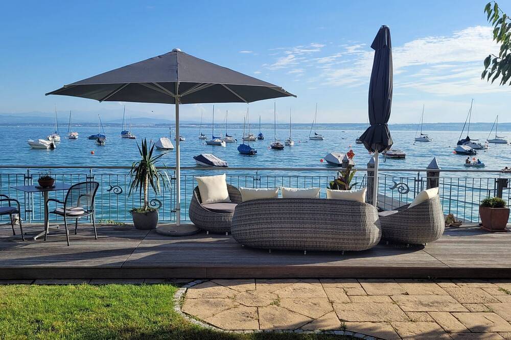 Ganze Wohnung, Charmante Wohnung \"Brücke\" - mit Seeblick und Liegewiese direkt am See in Hagnau am Bodensee, Region Bodensee-Oberschwaben