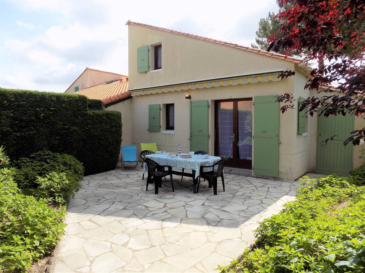 Ganze Ferienwohnung, La Palmyre - Helle Reihenvilla - garten - Gemeinschaftsschwimmbad in La Palmyre, Les Mathes