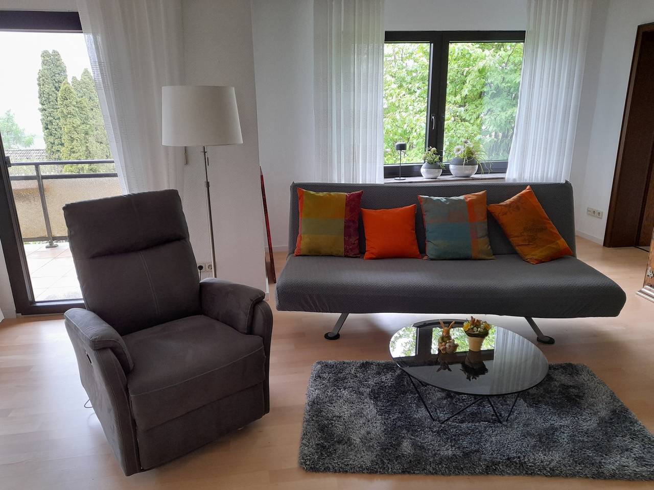 Ferienhaus 'Am See' mit Seeblick, privater Terrasse und privatem Garten in Sundern, Sorpesee