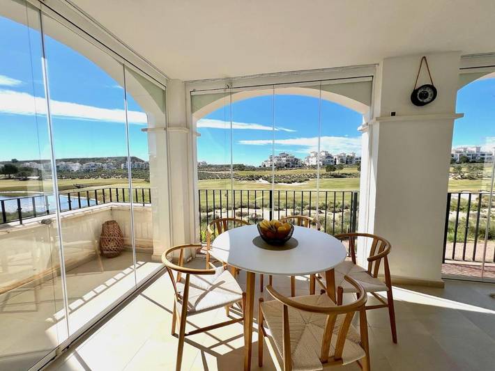 Apartamento de vacaciones para 4 personas, con piscina y vistas al lago además de vistas y jardín - 1